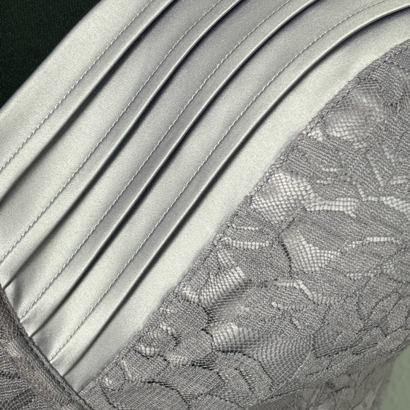 Adore Me 42H Gray Underwire Bra EUC - Picture 7 of 10